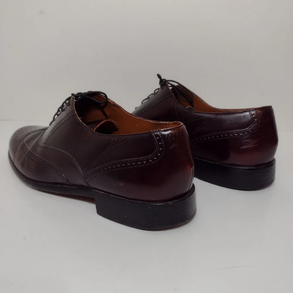 Bostonian Dark Brown Leather Oxfords Size (9.1/2)